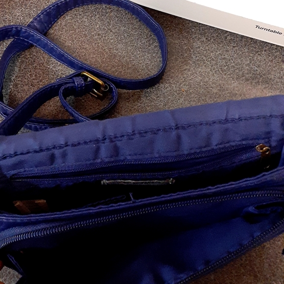 Juniors Crossbody Handbag - Picture 2 of 5